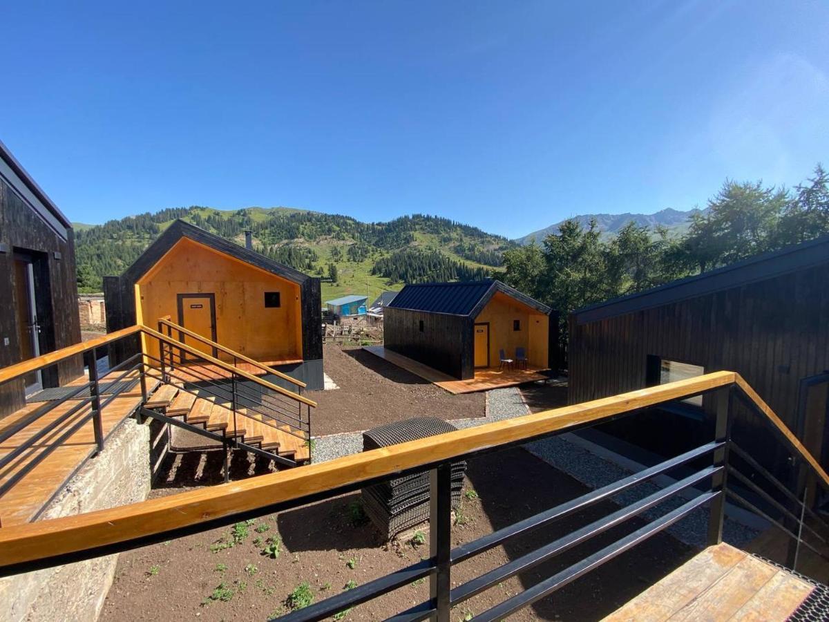Peak Lodge Jyrgalan エクステリア 写真