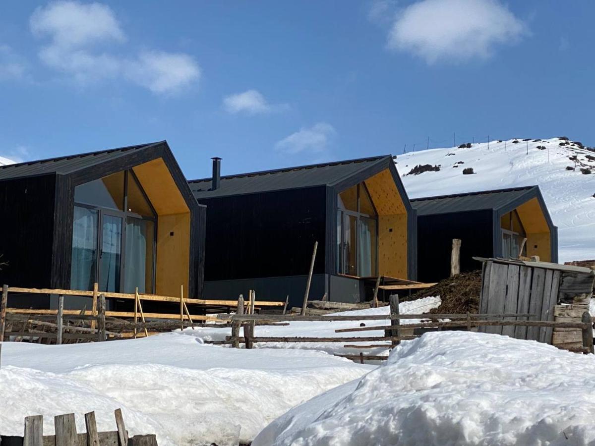 Peak Lodge Jyrgalan エクステリア 写真
