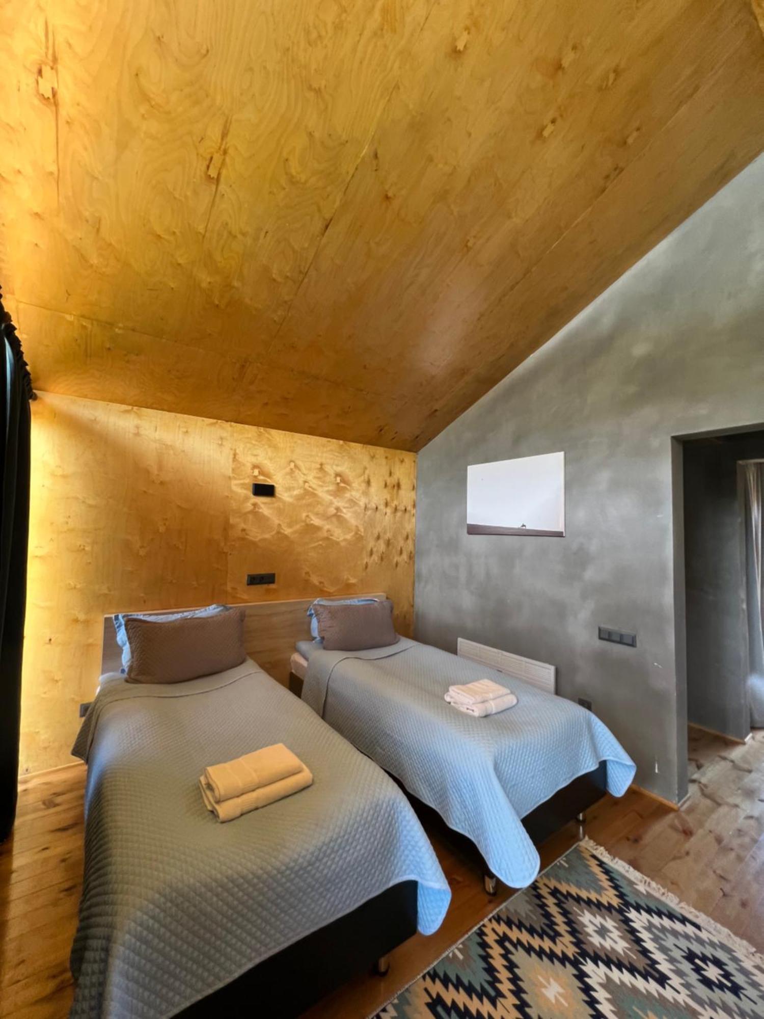 Peak Lodge Jyrgalan エクステリア 写真